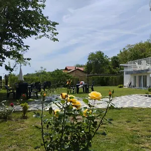 rezervați aici