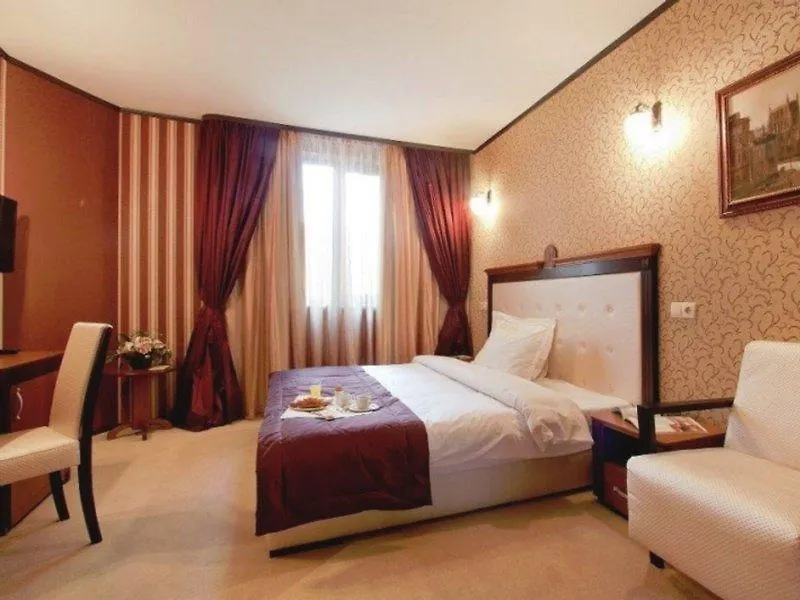 Best Western Plus Bristol Hotel Sofia 4*,